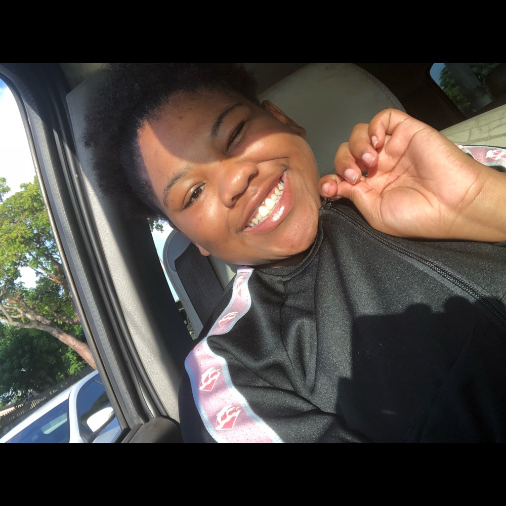 Meet your Posher, Trellany